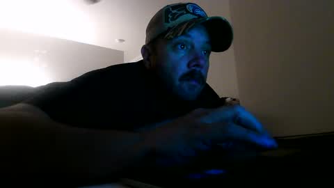 nuttincowboy727272 online show from April 9, 2026, 12:21 am