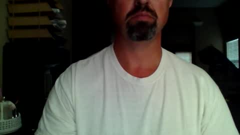 nvrenuff1979 online show from November 25, 2025, 12:16 pm