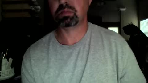 nvrenuff1979 online show from December 17, 2025, 12:44 pm