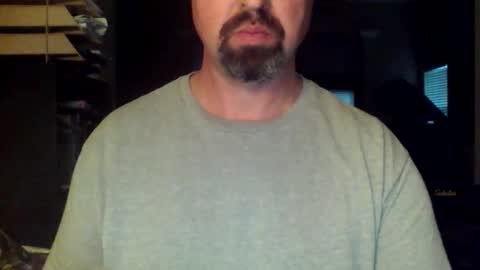 nvrenuff1979 online show from February 11, 2026, 12:32 pm