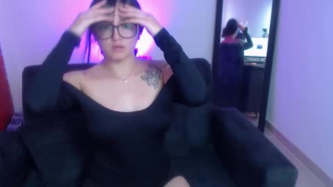 NyahMackenzie online show from November 21, 2025, 6:28 pm