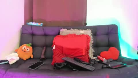 Nia online show from March 12, 2025, 6:18 am