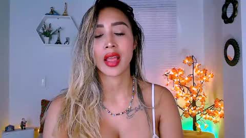 Nycole online show from December 23, 2024, 10:12 pm