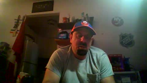 nyisles00 online show from November 23, 2025, 2:39 pm