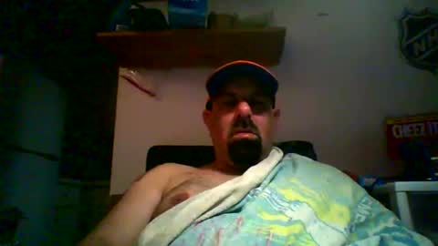 nyisles00 online show from December 17, 2025, 2:45 pm