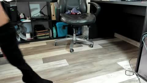 Snapshot of nylonaphile chatting on January 7, 2025, 3:02 pm nylonaphile online show from January 7, 2025, 3:02 pm