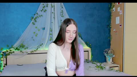 Kat online show from December 11, 2024, 7:36 pm