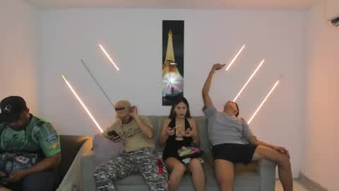 nympho_nathy_sophi online show from February 6, 2026, 1:25 pm