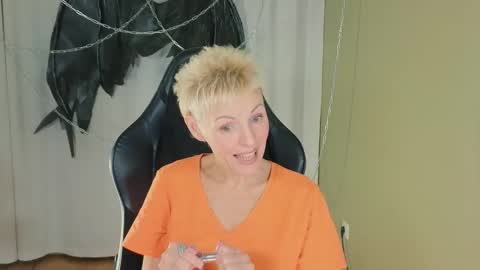 nymphvariety online show from November 1, 2025, 5:20 am