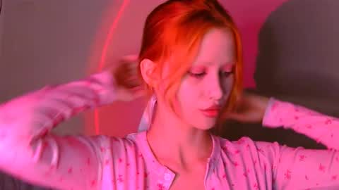 Snapshot of nyra_thira chatting on October 13, 2025, 6:19 pm nyra_thira online show from October 13, 2025, 6:19 pm