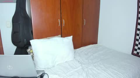 Laura nyu online show from December 28, 2024, 3:47 am