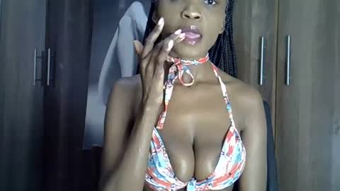 Snapshot of nyverra chatting on July 5, 2026, 7:48 am nyverra online show from July 5, 2026, 7:48 am