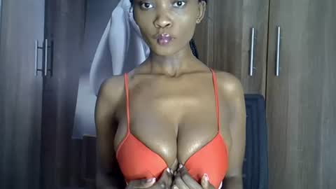 Snapshot of nyverra chatting on July 6, 2026, 7:38 am nyverra online show from July 6, 2026, 7:38 am