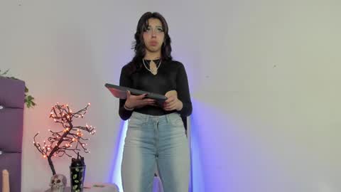   online show from December 5, 2024, 9:50 am