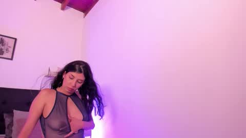 nyxa_ online show from October 22, 2025, 9:03 pm