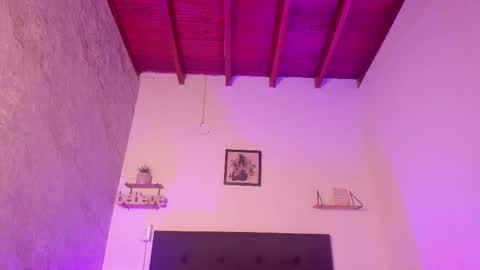 nyxa_ online show from November 7, 2025, 2:11 am