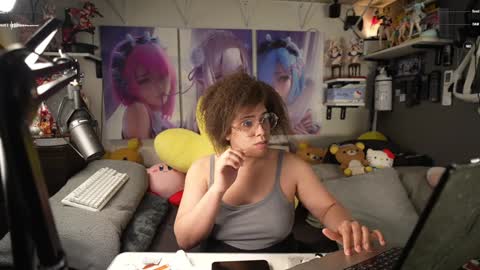 Snapshot of nyxraven chatting on December 31, 2024, 10:56 pm NyxRaven online show from December 31, 2024, 10:56 pm