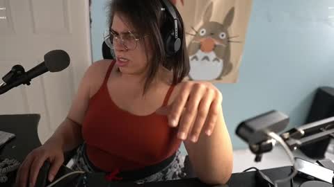 Snapshot of nyxraven chatting on February 26, 2025, 6:15 am NyxRaven online show from February 26, 2025, 6:15 am