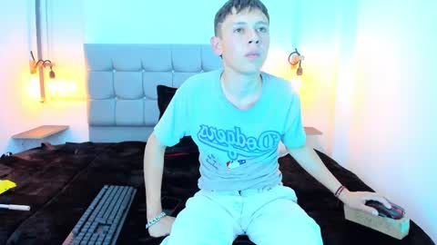 Snapshot of oasis_ossa chatting on December 4, 2024, 7:50 am Lyam online show from December 4, 2024, 7:50 am