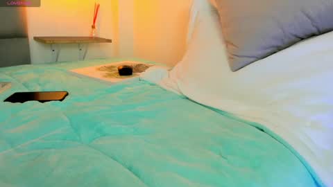 Snapshot of oasis_ossa chatting on December 15, 2024, 5:34 am Lyam online show from December 15, 2024, 5:34 am