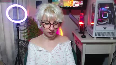 Moonlight online show from October 14, 2025, 9:32 am