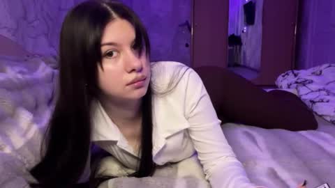 Amelia online show from November 21, 2025, 8:35 am