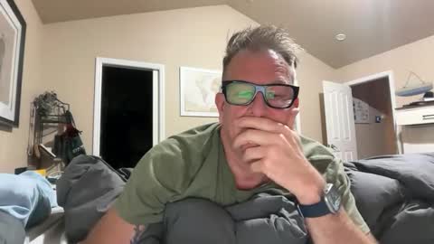 SimplyUs online show from November 28, 2025, 7:11 am