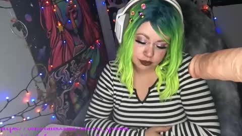 occvlt qveen online show from December 22, 2024, 5:23 am