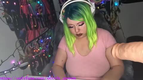 occvlt qveen online show from January 7, 2025, 5:33 am