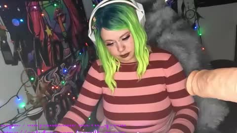 occvlt qveen online show from January 11, 2025, 5:41 am