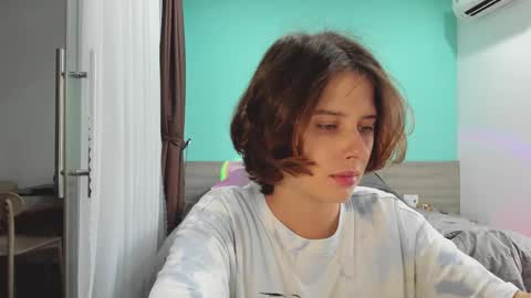 Evie online show from December 11, 2024, 6:36 am