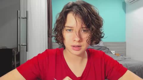 Evie online show from December 16, 2024, 11:44 am