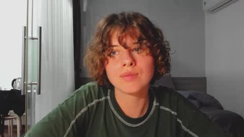 Evie online show from March 1, 2025, 3:05 pm