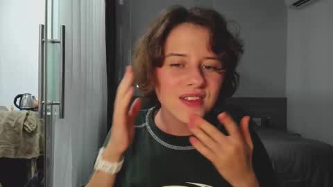 Evie online show from March 2, 2025, 2:43 pm