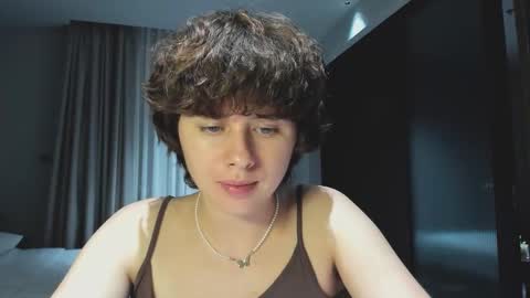 Evie online show from November 19, 2025, 2:50 pm