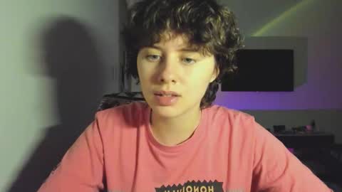 Evie online show from November 26, 2025, 3:57 pm