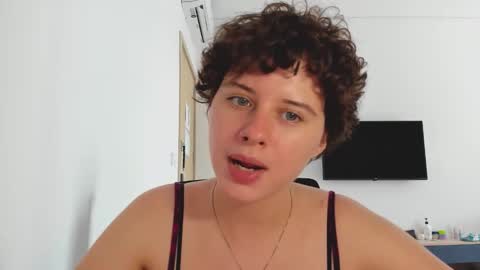 Evie online show from February 5, 2026, 6:18 am