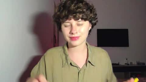 Evie online show from February 25, 2026, 1:43 pm