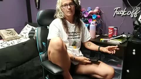 Snapshot of oddywithabody chatting on September 10, 2025, 7:08 am Oddy With A Body online show from September 10, 2025, 7:08 am