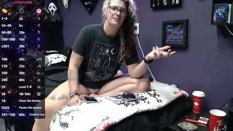 Snapshot of oddywithabody chatting on November 5, 2025, 5:29 am Oddy With A Body online show from November 5, 2025, 5:29 am