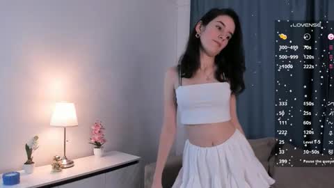 My name is Emily online show from January 8, 2026, 6:32 pm