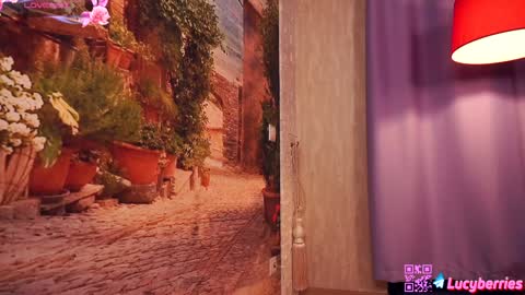 Lucy night Alice and Gven day online show from December 29, 2024, 9:09 pm