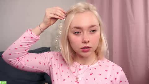 Snapshot of odelynbrower chatting on November 17, 2025, 9:20 pm Alice online show from November 17, 2025, 9:20 pm