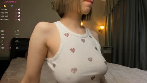 Lynna online show from January 27, 2025, 1:26 am