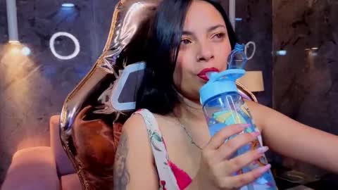 odette_b online show from November 25, 2025, 3:28 am