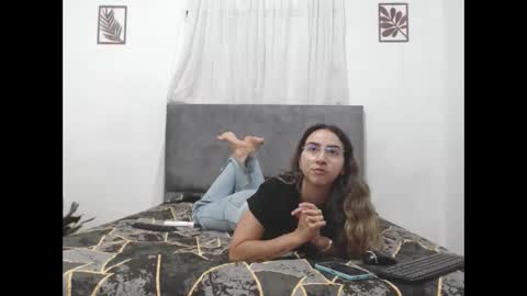 Val online show from October 1, 2025, 9:43 pm