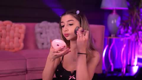 Odette online show from March 17, 2026, 4:06 am