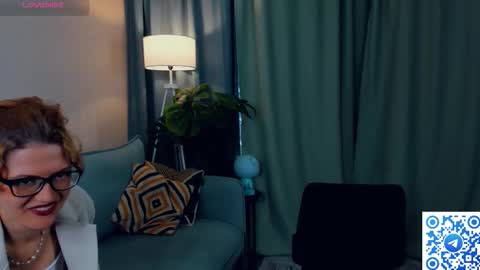 Snapshot of odettechurchwell chatting on October 29, 2025, 4:04 am Eli online show from October 29, 2025, 4:04 am