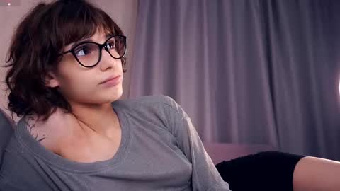 Thea online show from November 8, 2025, 7:12 pm