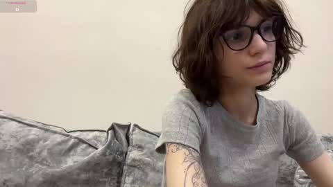 Thea online show from February 25, 2026, 4:33 am